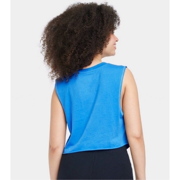 Blue Camaro Graphic Crop Top - Picture 3 of 9